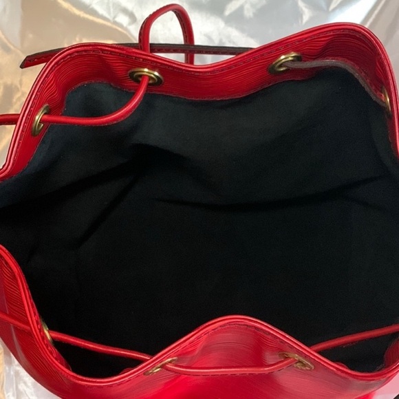 EUC Louis Vuitton Noe Red Bucket Shoulder Bag - Picture 6 of 12